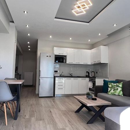 Lux Apartment Nea Kallikratia Nea Kallikrateia Bagian luar foto