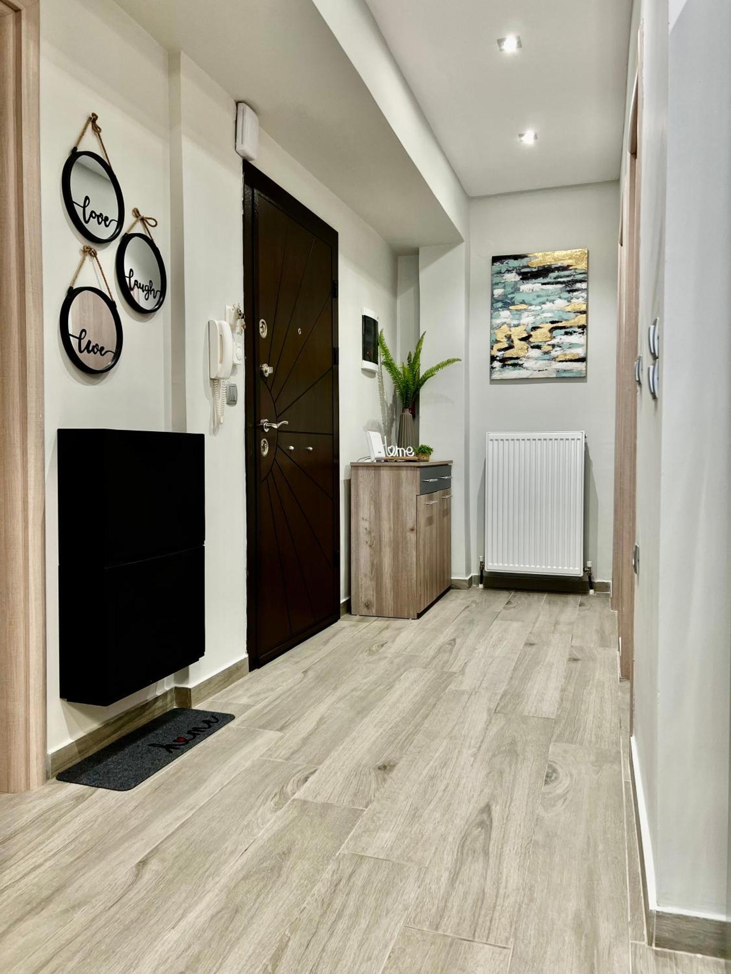Lux Apartment Nea Kallikratia Nea Kallikrateia Bagian luar foto
